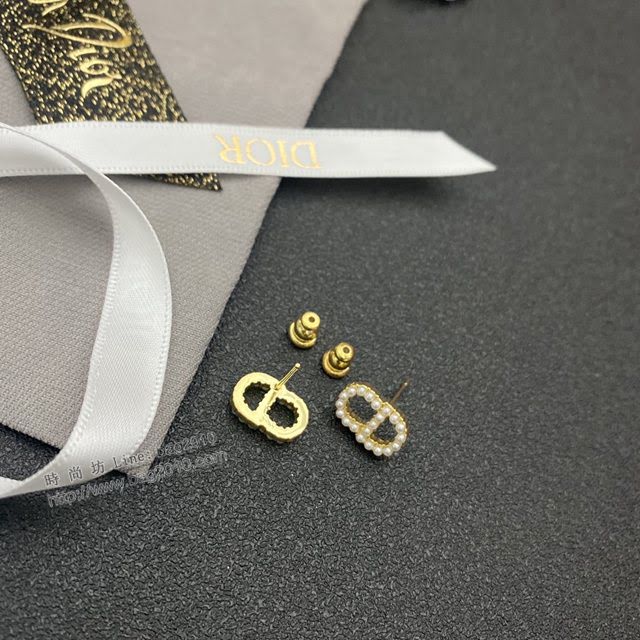 Dior飾品 迪奧經典熱銷款金色鑲嵌珍珠925銀針耳釘耳環  zgd1441